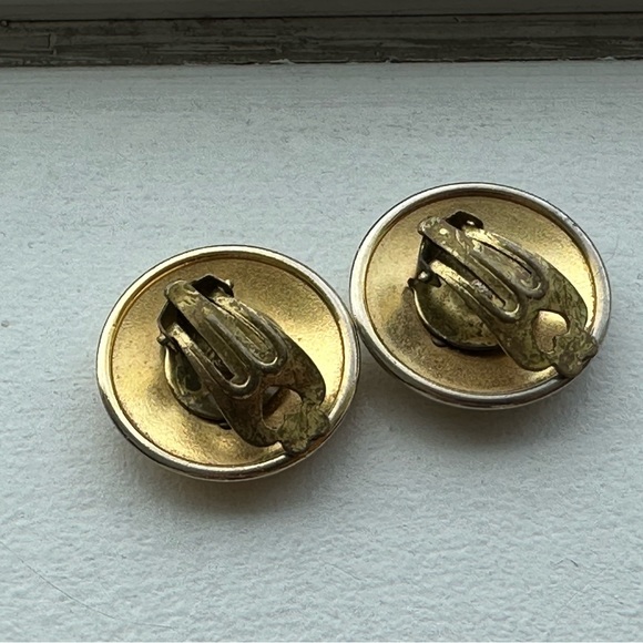 Vintage Hermès Ribbon and French Horn Clip Earrings - Picture 7 of 9
